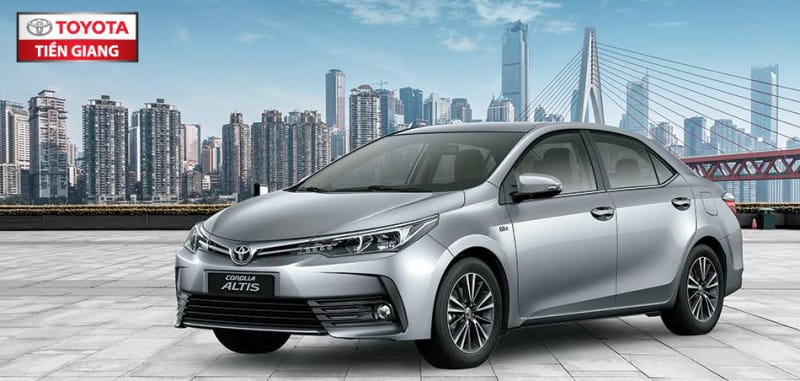 Toyota Corolla Altis, đại diện cho dòng xe Corolla nổi tiếng và sự phát triển của Corolla Cross tiếng Việt là gì.