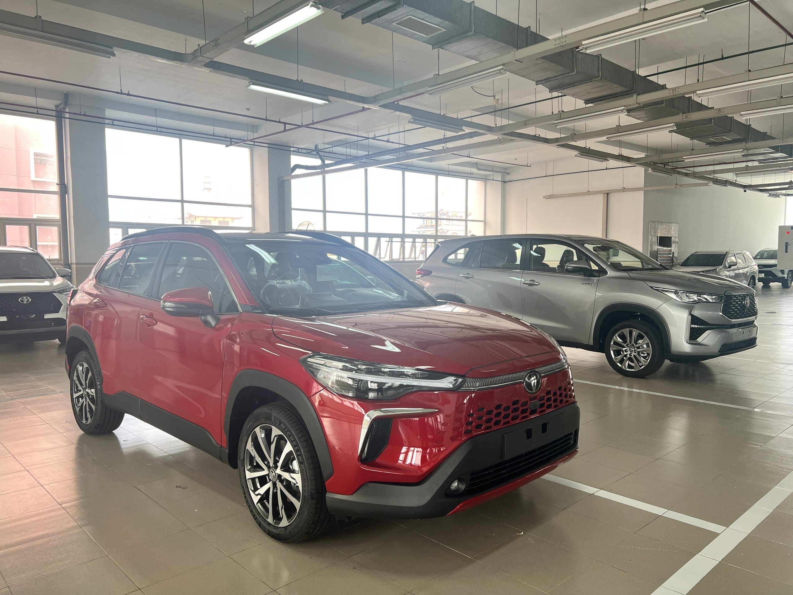 Toyota Corolla Cross 2024 - mẫu xe SUV đô thị 4 chỗ được ưa chuộng