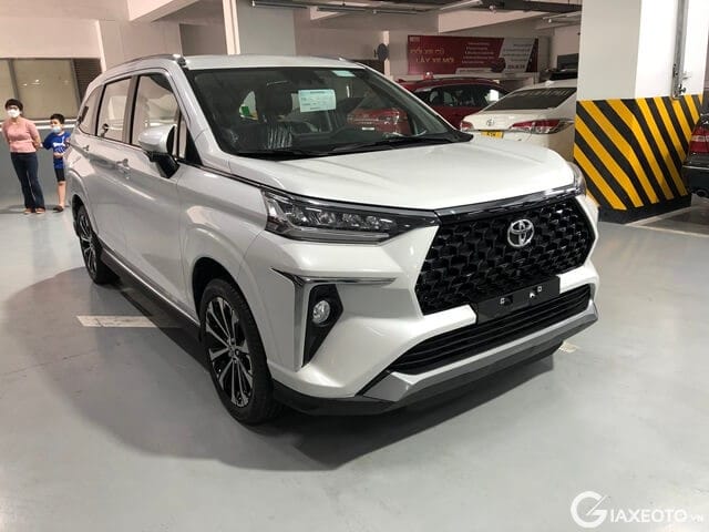 Toyota Veloz Cross với thiết kế lai MPV-SUV hiện đại
