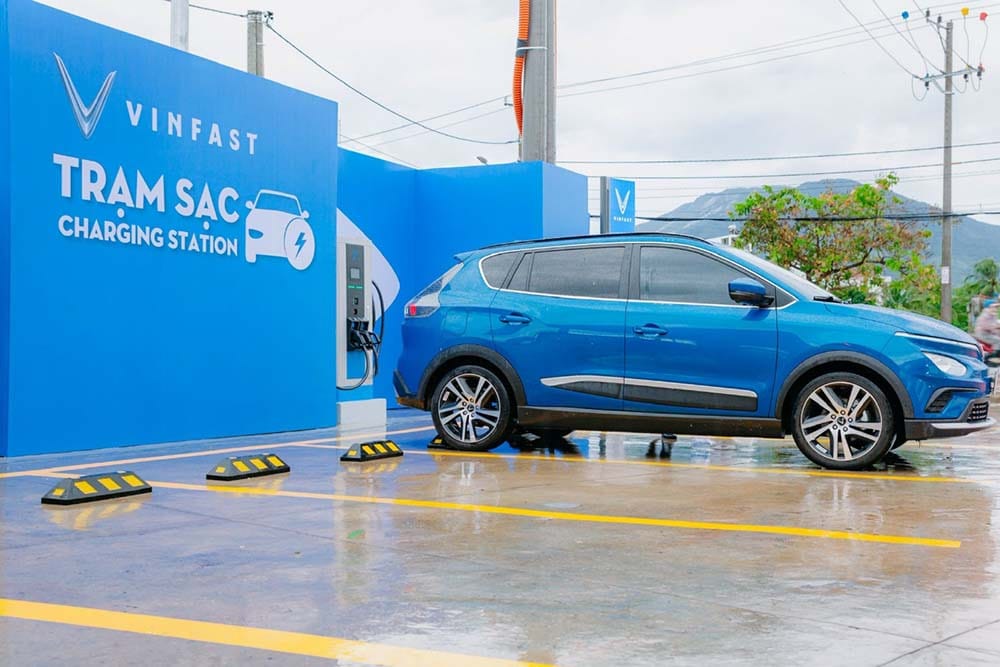 Trạm sạc điện VinFast hiện đại phục vụ xe điện tại Việt Nam
