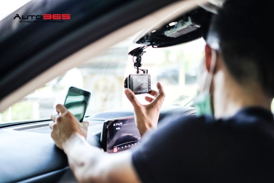 Trích xuất camera hành trình phục vụ công tác điều tra tai nạn giao thông