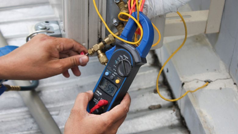 Tụ điện và bảng mạch bị hỏng khiến điều hòa không mát