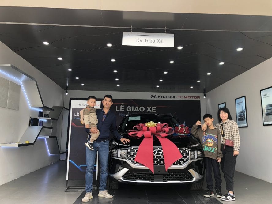 Ưu đãi và quà tặng kèm theo khi mua Hyundai SantaFe 2024, tạo thêm giá trị cho giá xe SantaFe 2024.