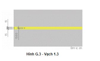 Vạch tim đường đôi màu vàng nét liền (Vạch 1.3) phân chia hai chiều xe chạy, cấm vượt.
