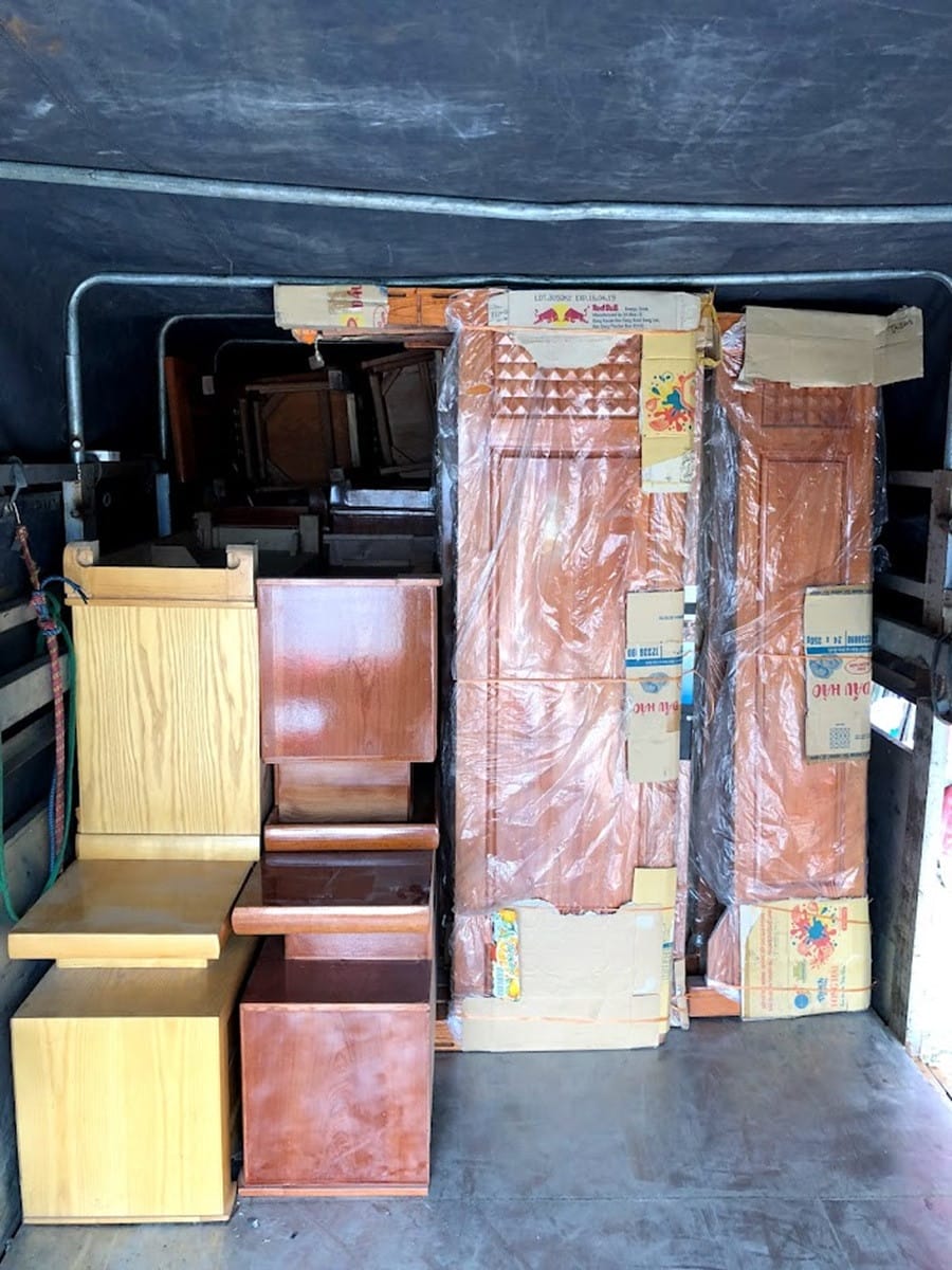 Vận chuyển bàn, tủ, giường gỗ về quê bằng xe tải lớn