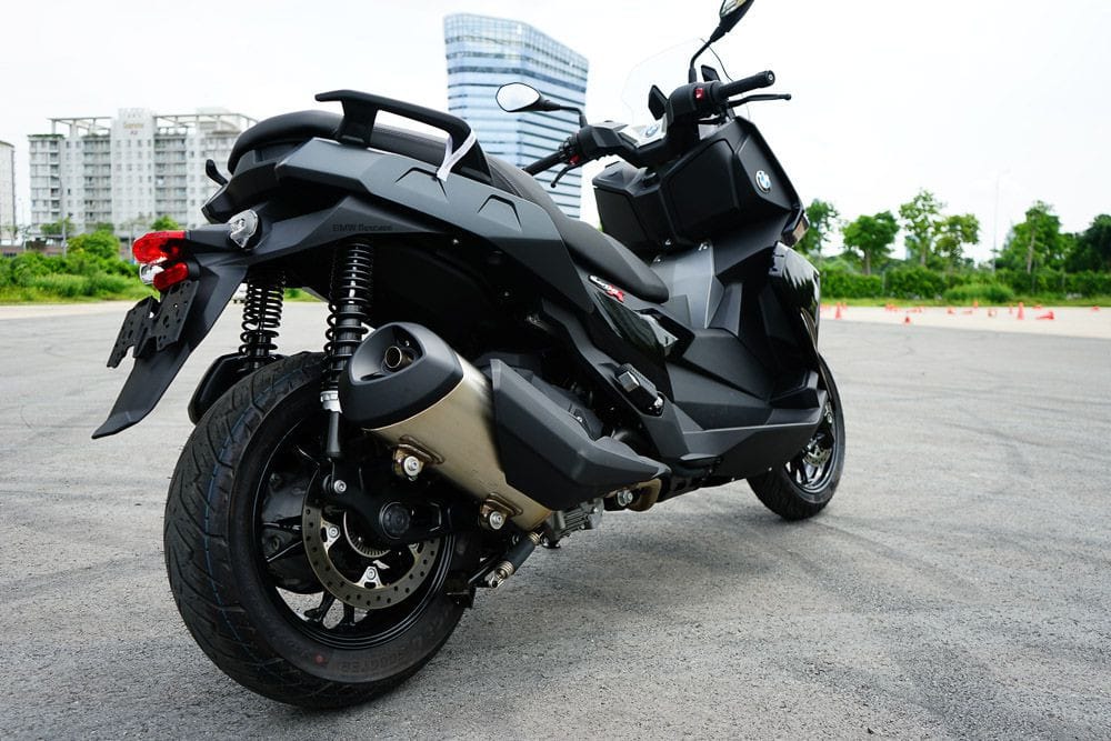 Vẻ ngoài mạnh mẽ, khí động học của xe tay ga đường trường BMW C 400 GT