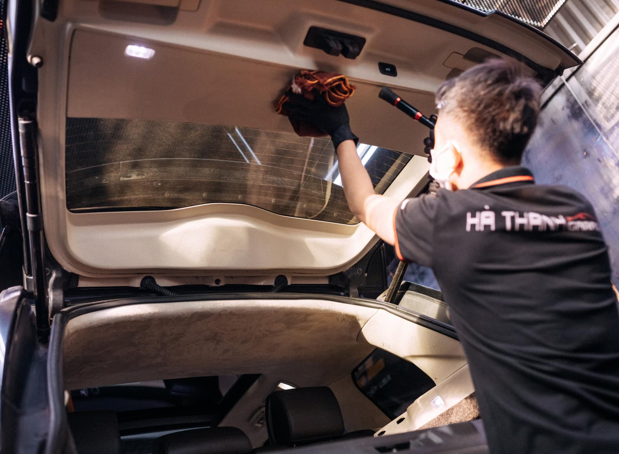 Vệ sinh trần xe