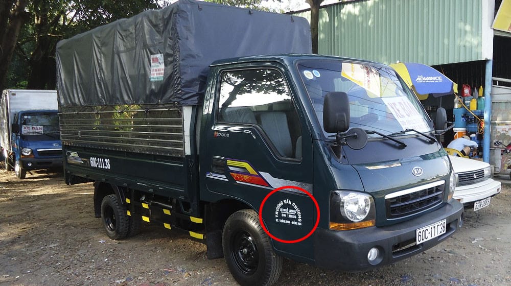 vị trí dán logo xe tải