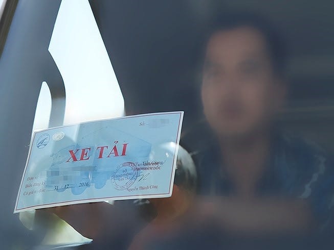 Vị trí đặt phù hiệu xe tải đúng chuẩn theo quy định