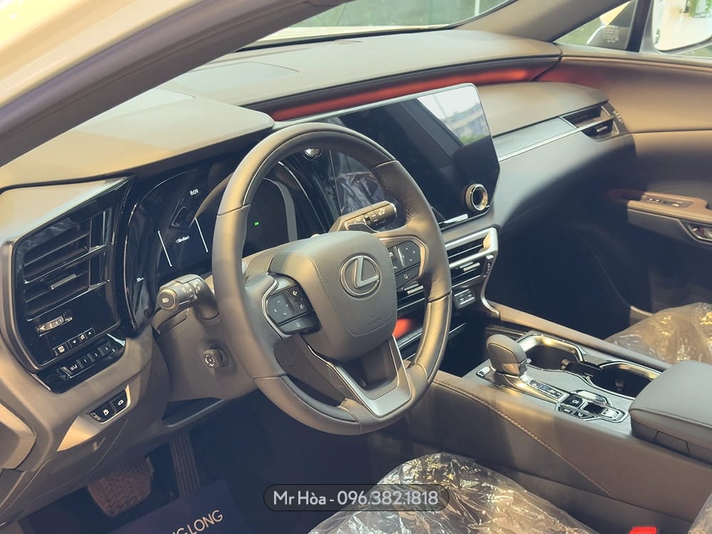 Vô lăng và bảng đồng hồ kỹ thuật số của Lexus RX 350