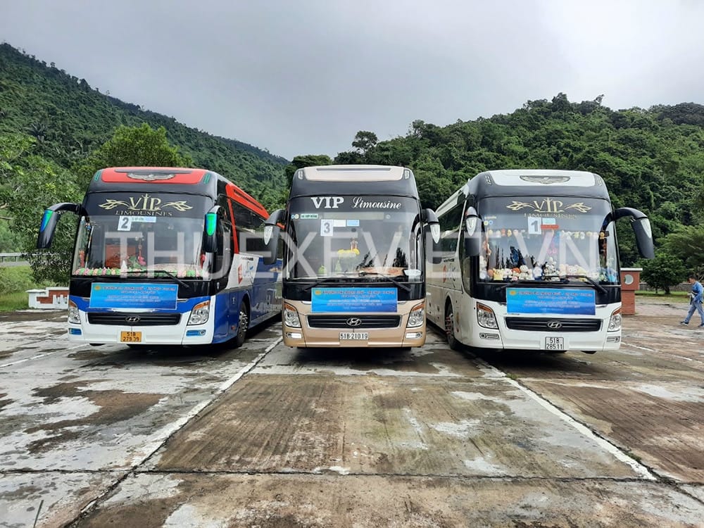 Xe 45 chỗ đời mới với thiết kế hiện đại