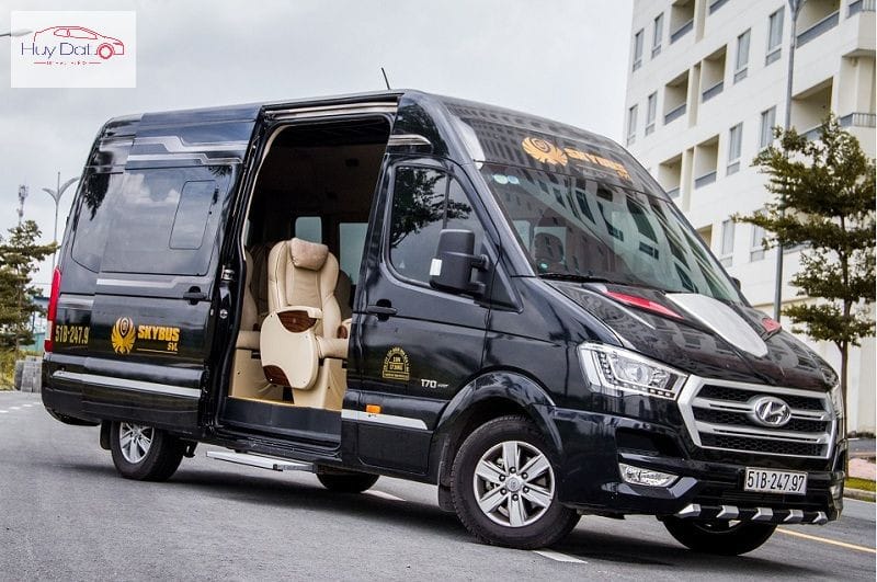 Xe 9 chỗ tiện nghi cho chuyến đi gia đình