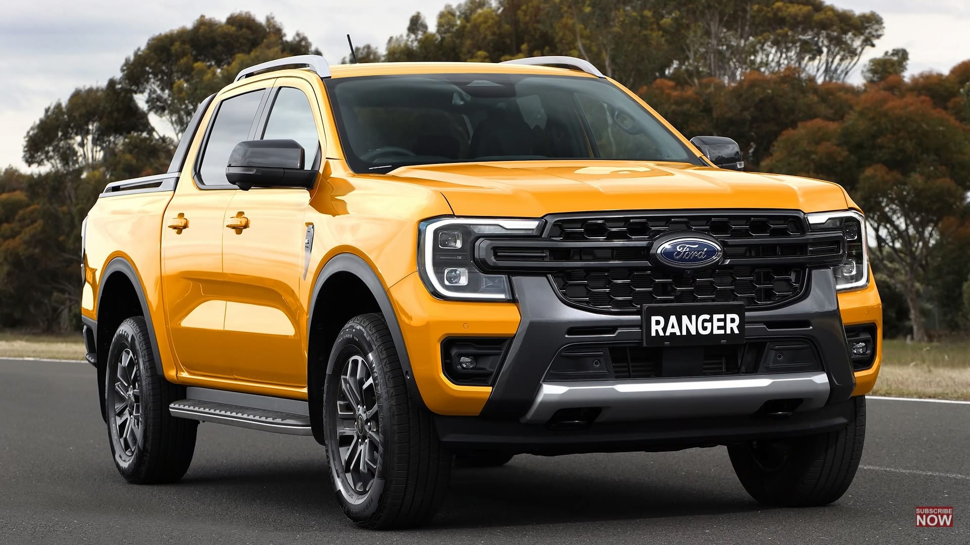 Xe bán tải Ford Ranger Raptor 2.0L màu xanh năng động