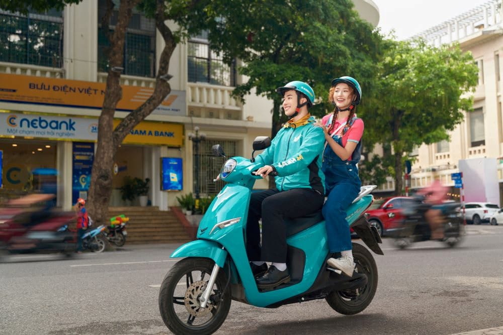 Xe điện Xanh SM đưa đón khách tới bến xe Mạnh Hùng