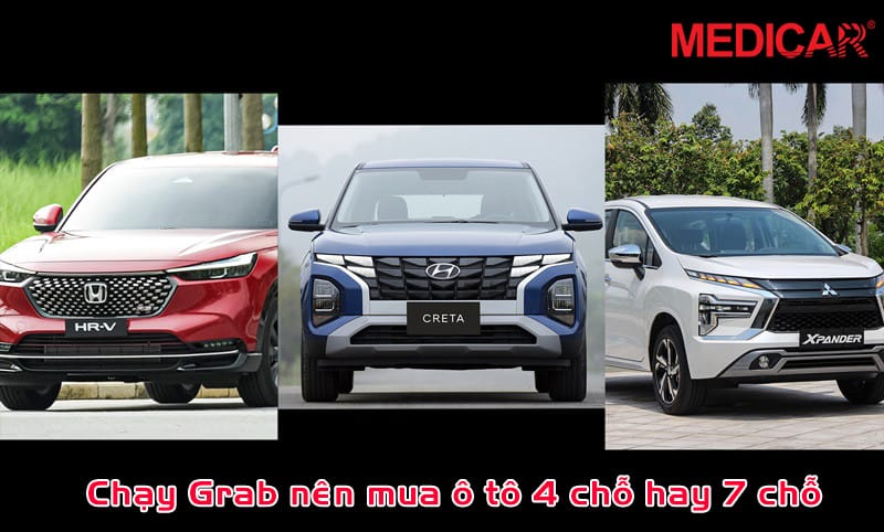 xe grab 4 chỗ đậu bên đường chờ đón khách