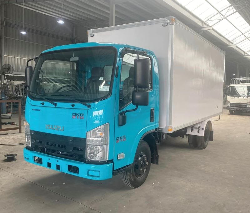Xe Isuzu QKR 210 thùng bảo ôn giữ nhiệt