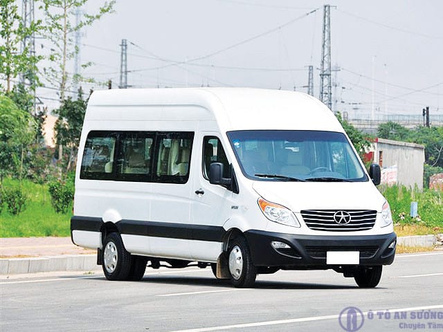 Xe Jac 16 chỗ màu trắng, một trong những lựa chọn xe 16 chỗ bao nhiêu tiền