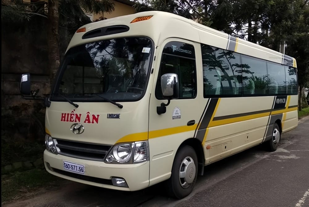 Xe khách Hiền Ân chuyên vận chuyển hành khách trên tuyến Đà Lạt – Phan Rang