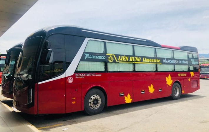 Xe khách Liên Hưng chạy tuyến Hồ Chí Minh Phan Thiết, biểu tượng của sự kết nối giữa hai địa điểm