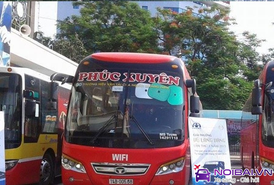 Xe khách liên tỉnh, một phương tiện phổ biến cạnh xe buýt trên lộ trình Hải Dương Hà Nội.