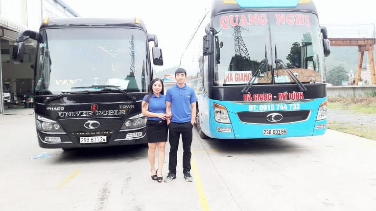 Xe khách Quang Nghị với thiết kế hiện đại, sẵn sàng khởi hành từ Hà Giang