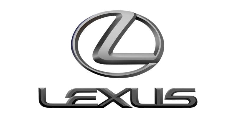 Xe Lexus LS màu đen đỗ trên con đường lát gạch