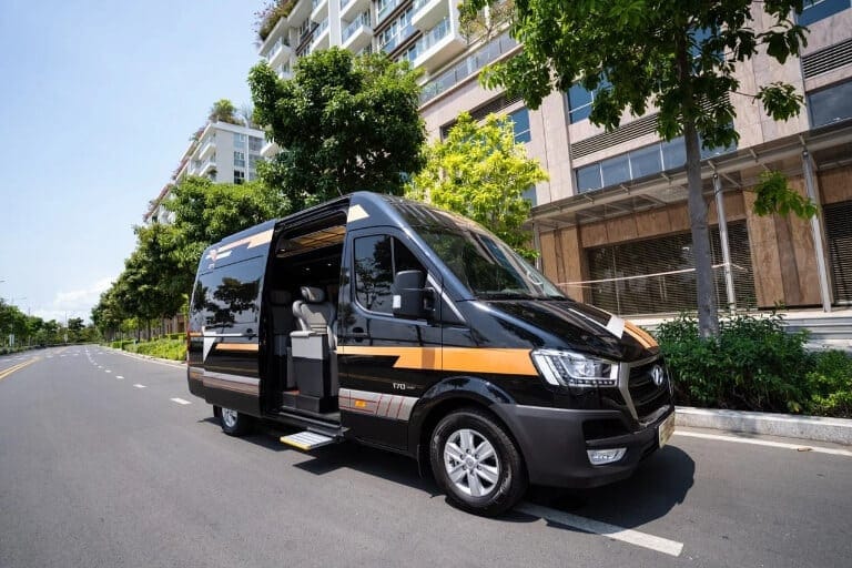 Xe limousine Duy Khánh cung cấp dịch vụ chuyên nghiệp trên tuyến **xe Thanh Hóa Hải Phòng**