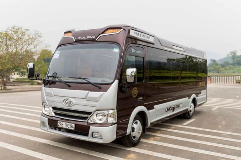 Xe Limousine hiện đại phục vụ tuyến Điện Biên Mỹ Đình