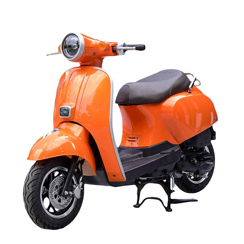 Xe máy 50cc Nioshima Crea Plus màu trắng, nổi bật với thiết kế cổ điển và hiện đại, cung cấp thông tin về quãng đường xe 50cc có thể đi được.