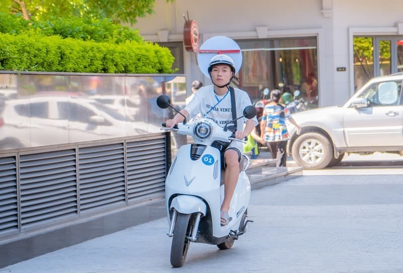 xe máy điện chạy được bao nhiêu km