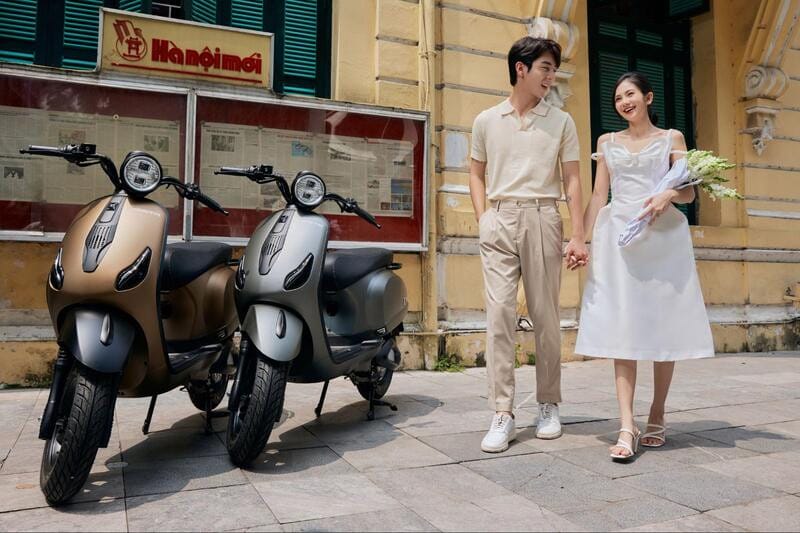 Xe máy điện OSAKAR Besta màu nâu đồng cổ điển, hiện đại