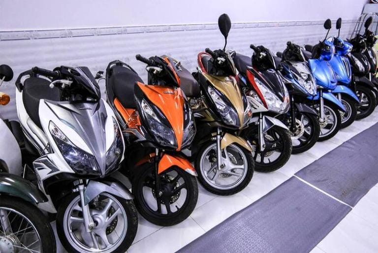 Xe máy được kiểm tra kỹ lưỡng trước khi giao cho khách thuê xe máy Phan Thiết tại Thanh Lâm