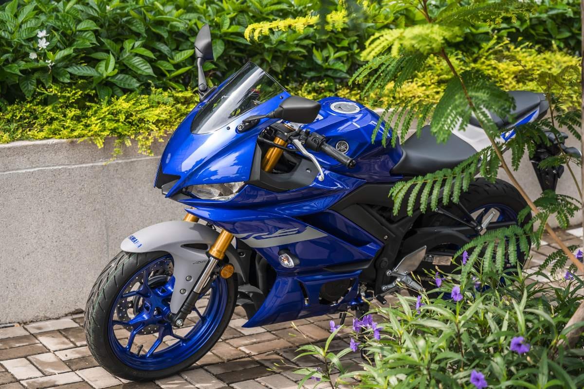 Xe mô tô thể thao Yamaha R3 lý tưởng cho người mới