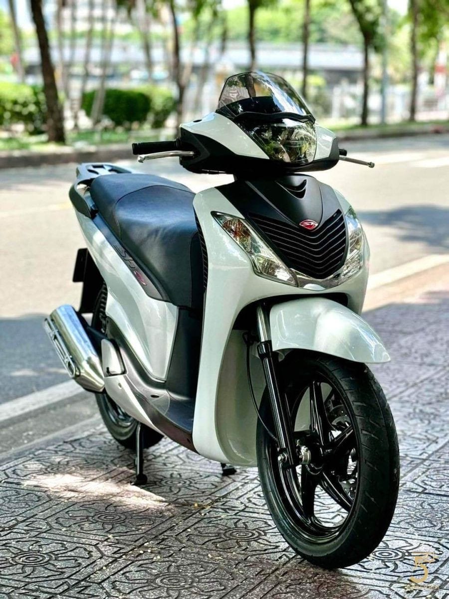 Xe SH 125i với đường nét hài hòa và phong cách thể thao