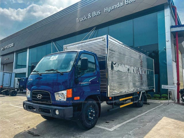 Xe tải Hyundai Mighty 110XL thùng kín inox dài 6m3, tăng cường khả năng chuyên chở.
