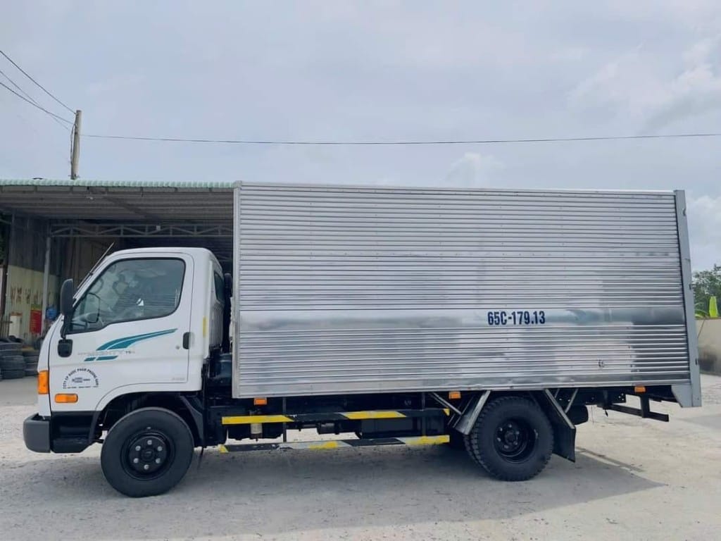 Xe tải Hyundai Mighty 75S 3.5 tấn cũ đời 2022, tình trạng gần như mới