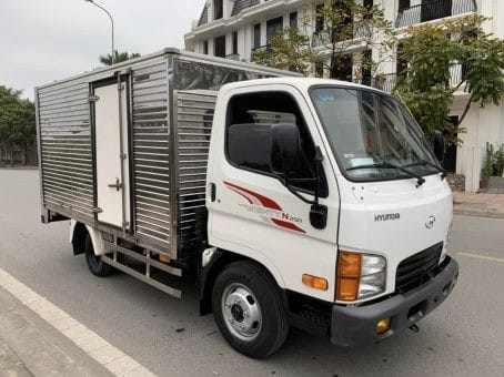 Xe tải Hyundai N250 cũ 2.4 tấn đời 2021 thùng kín inox