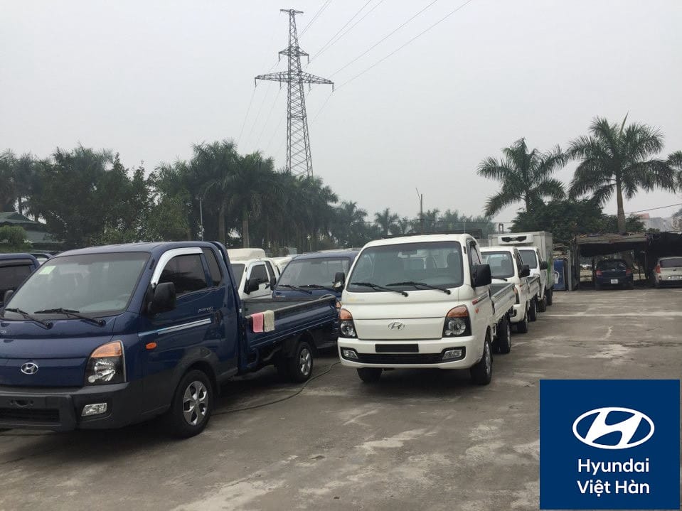 Xe tải Hyundai Porter 2, một mẫu xe tải 1 tấn 25 cũ phổ biến, đang được trưng bày