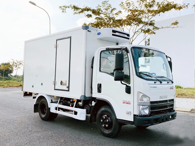 Xe tải Isuzu 1 tấn thùng đông lạnh chuyên chở hàng hóa tươi sống