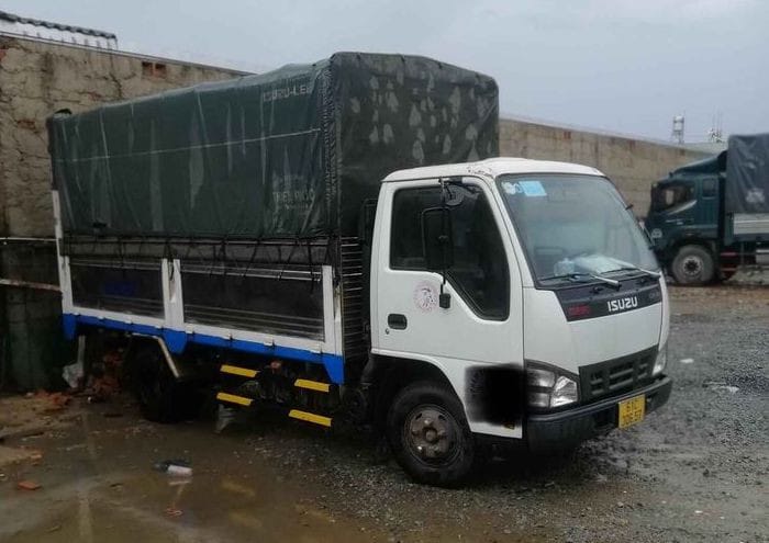 Xe tải Isuzu 1.9t đời 2016 cũ với tải trọng nhỏ