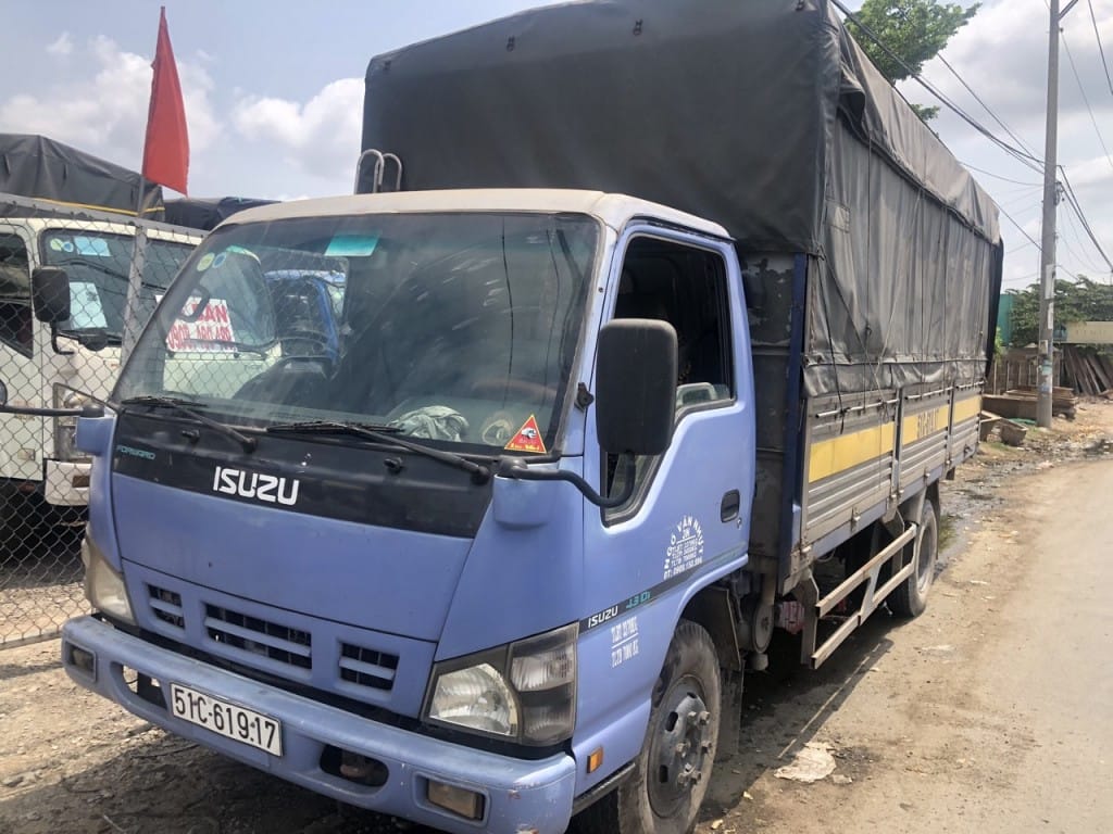 Xe tải Isuzu 3.5 tấn cũ đời 2007 màu xanh