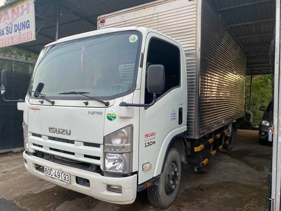 Xe tải Isuzu 3.5 tấn cũ đời 2014 màu xanh