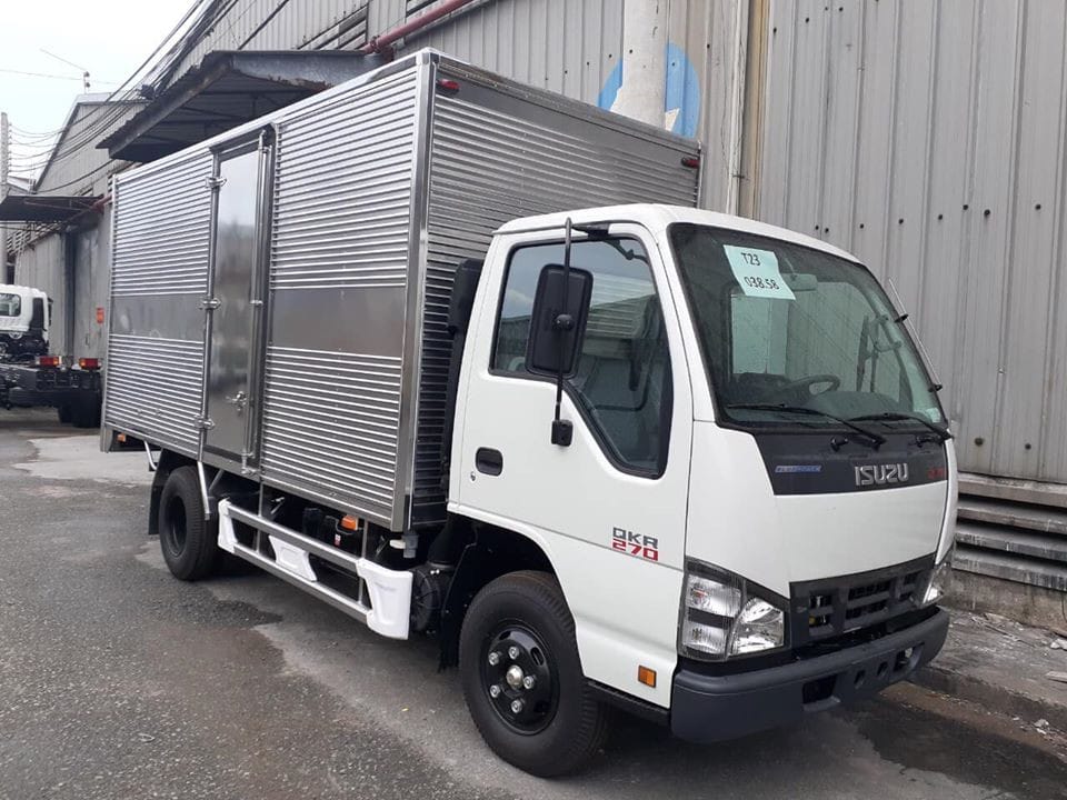 Xe tải Isuzu QKR270 1.9t đời 2020 thùng kín cũ