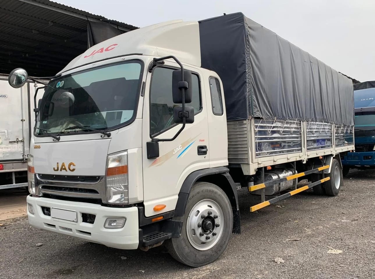 Xe tải JAC 9 tấn cũ, một lựa chọn kinh tế cho nhu cầu tải nặng