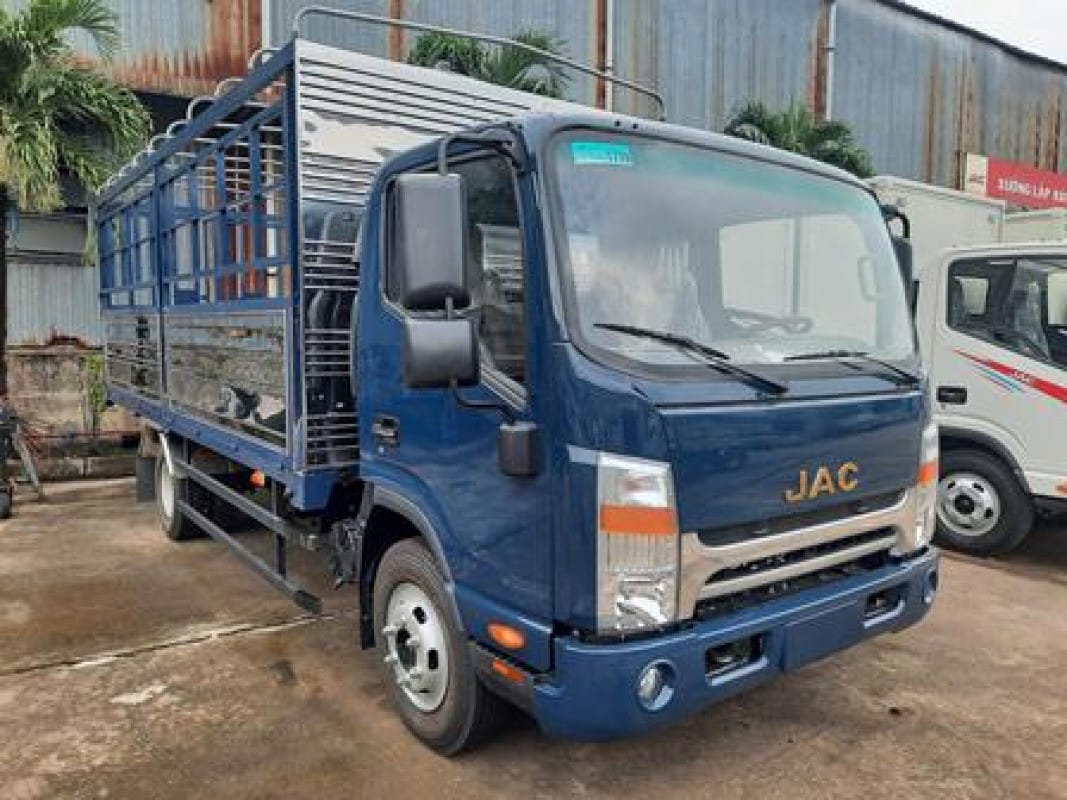 Xe tải JAC N350 Plus thùng mui bạt mở rộng không gian chở hàng