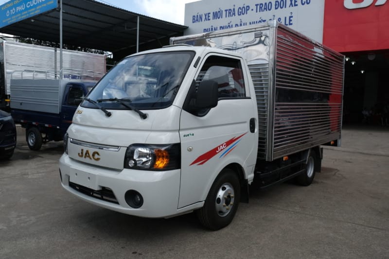 Xe tải JAC X150, một lựa chọn kinh tế cho nhu cầu vận chuyển hàng hóa với tải trọng 1,5 tấn