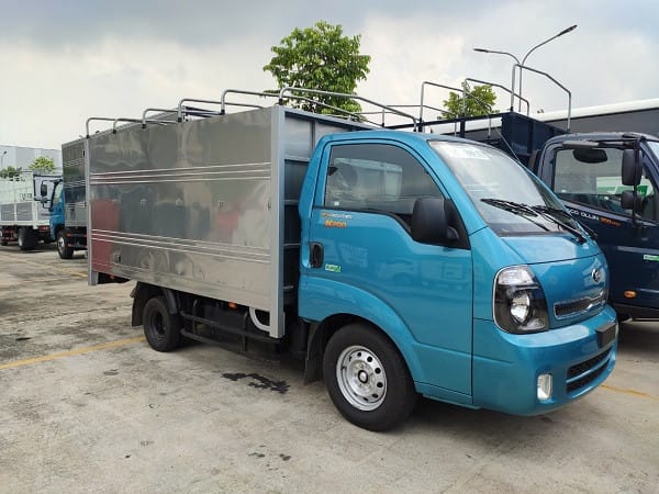 Xe tải Kia K200 thùng kín mở kiểu cánh dơi