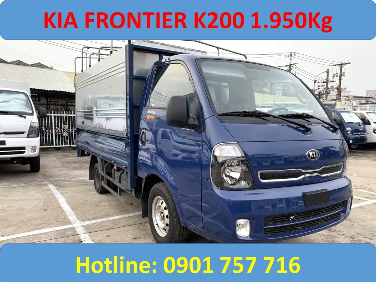 Xe tải Kia K200 thùng mui bạt 1T950 đang vận hành trên đường
