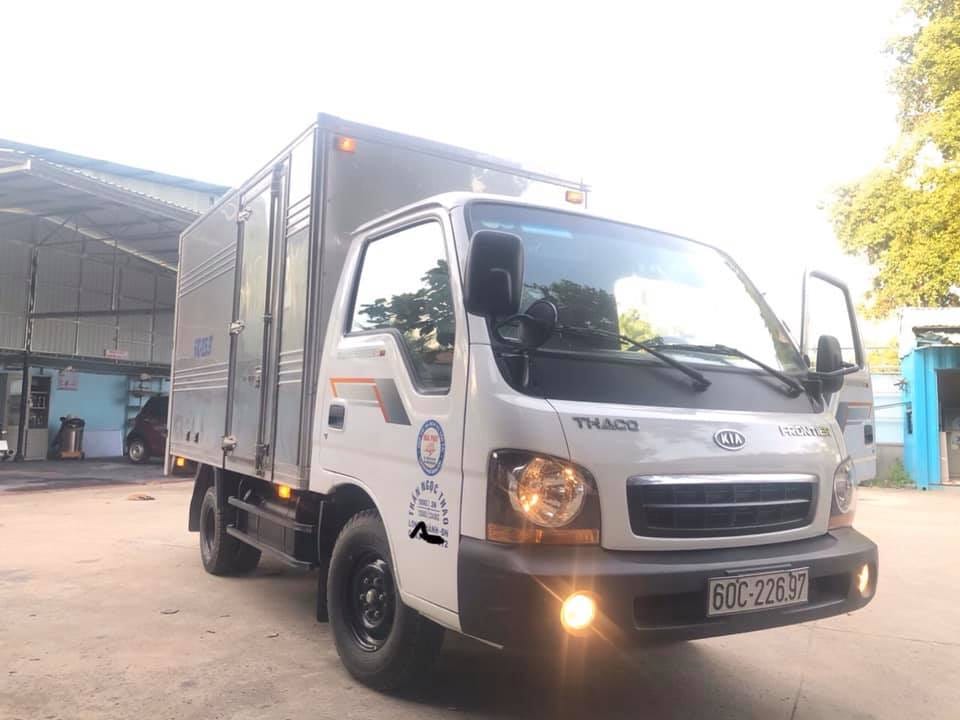 Xe tải Thaco Kia K125 1.25 tấn thùng kín đời 2015 màu trắng