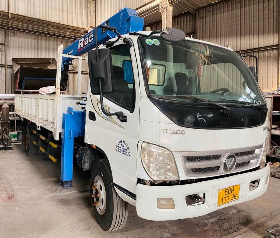 Xe tải Thaco Ollin 7 tấn cũ gắn cẩu, sẵn sàng cho công việc nặng